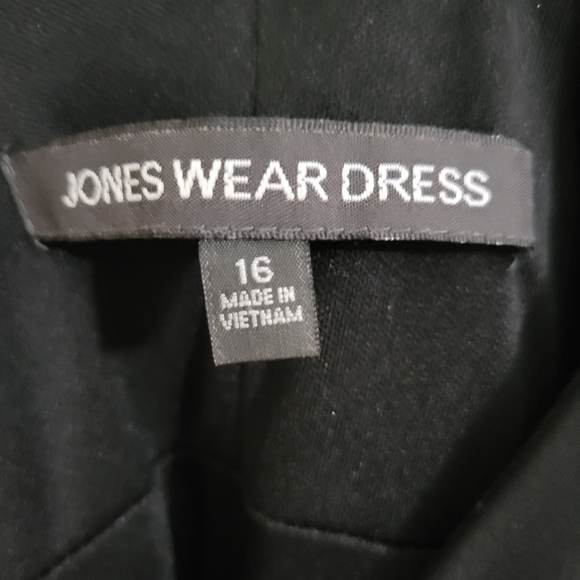 Perfect black dress size 16 - Picture 2 of 3